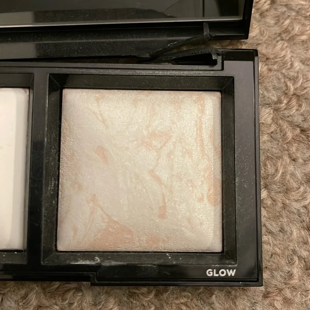 bareMinerals Invisible Light Translucent Powder Duo - Picture 8 of 10